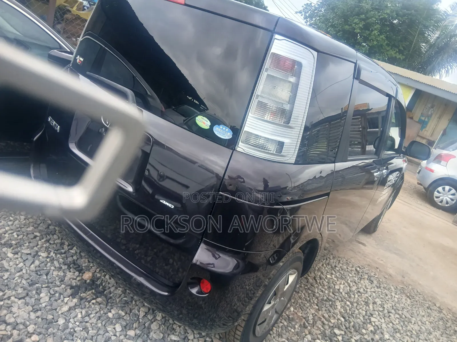 Toyota Sienta 2013 Brown