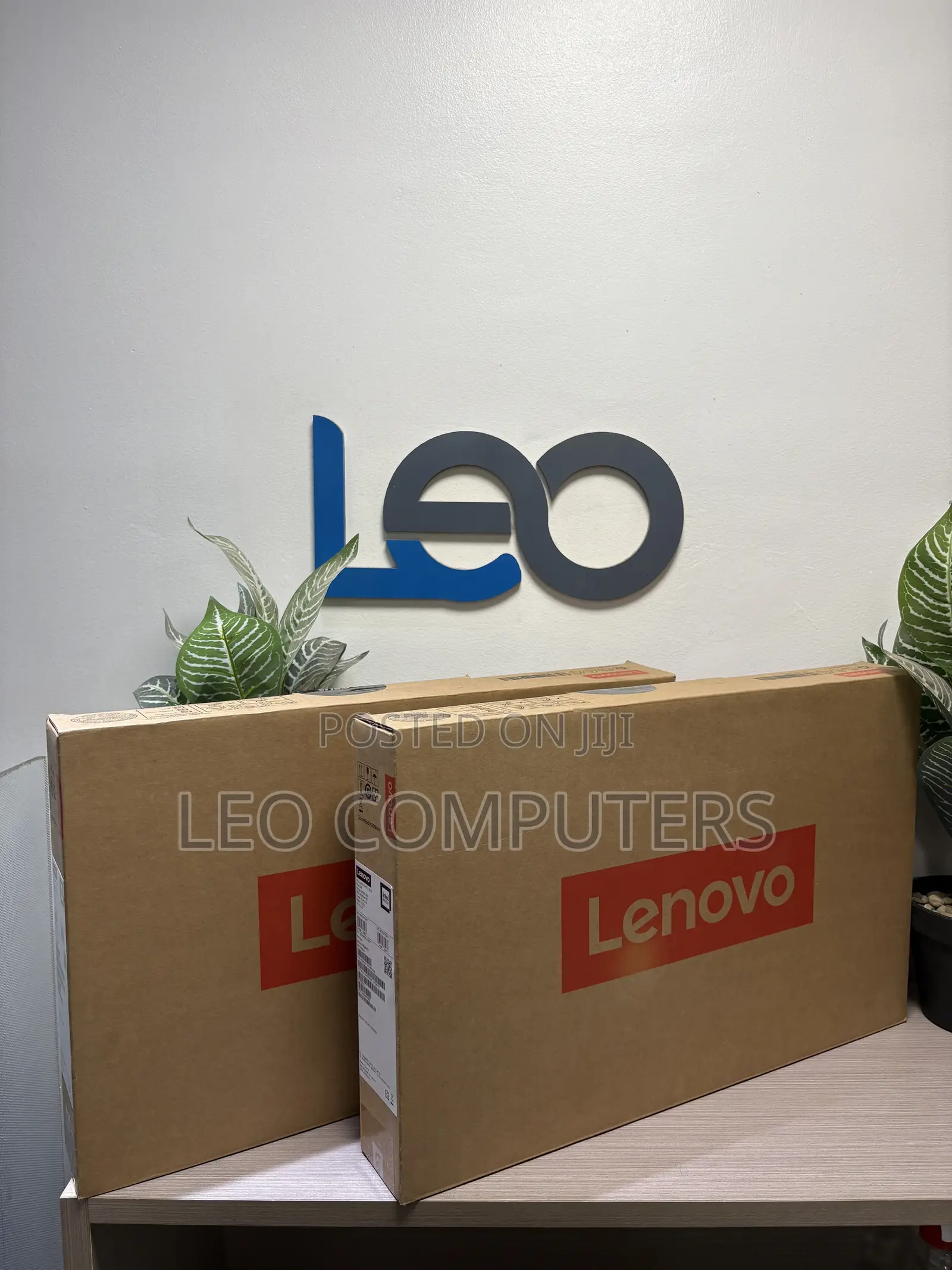 New Laptop Lenovo V15 8GB Intel Core i3 SSD 256GB