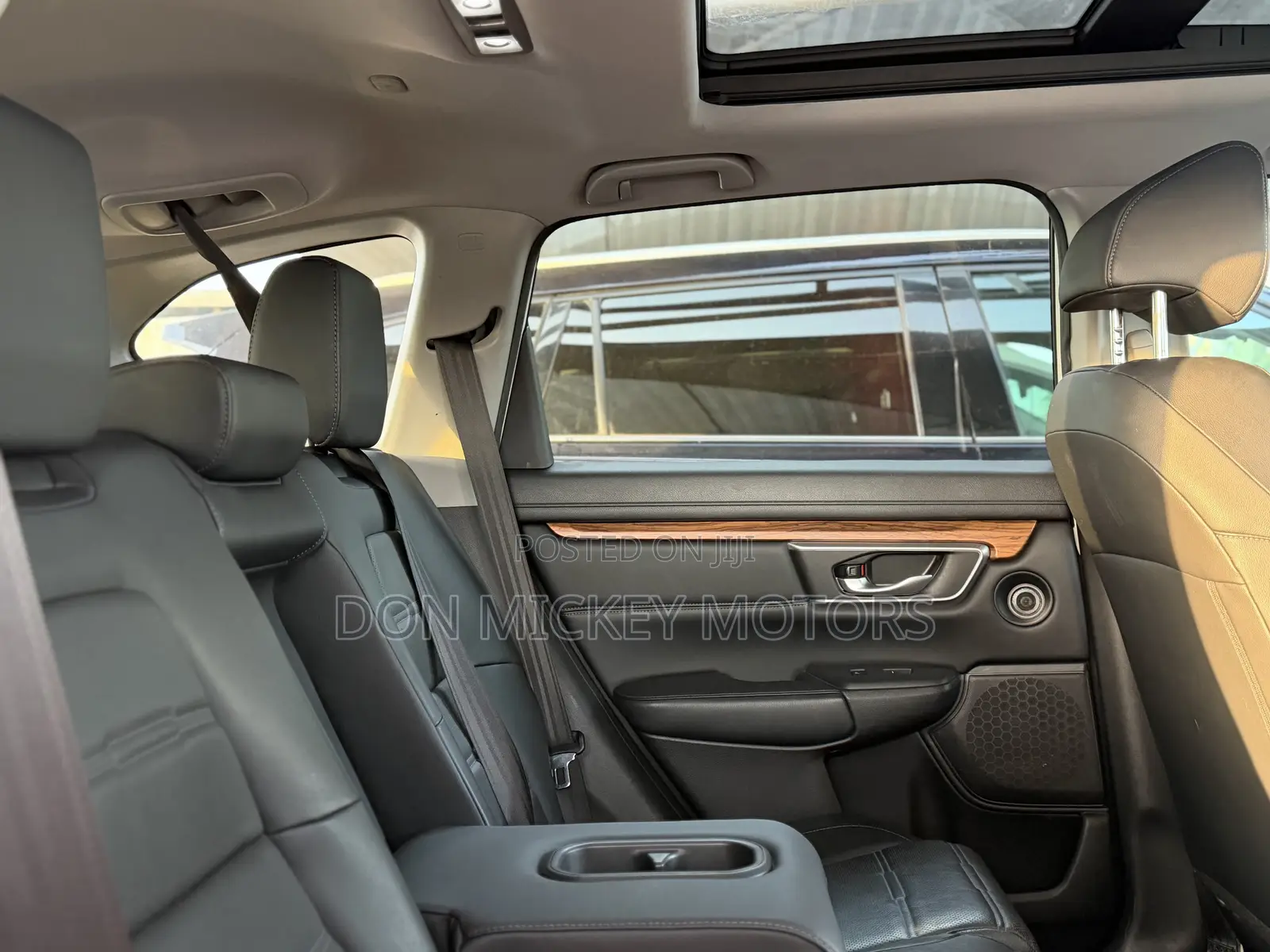 Honda CR-V Touring 4dr SUV AWD (1.5L 4cyl CVT) 2017 White