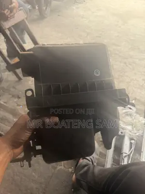 Toyota Vitz 2010 Air Cleaner