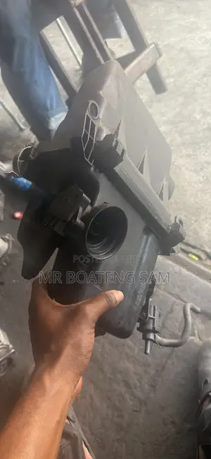 Toyota Vitz 2010 Air Cleaner