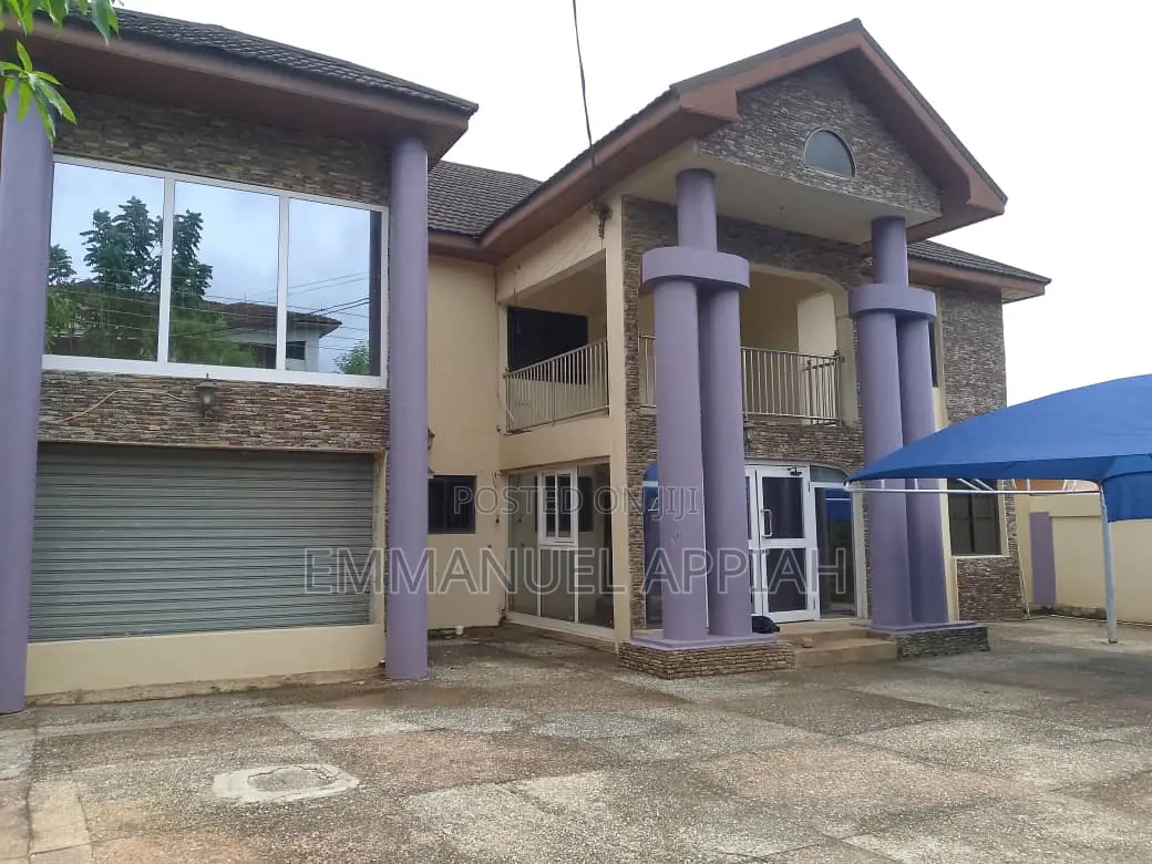 6bdrm House in Gbawe Bluecross for rent