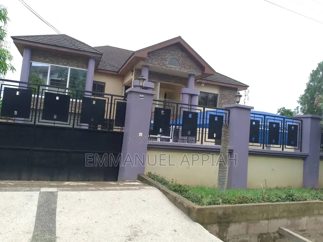6bdrm House in Gbawe Bluecross for rent