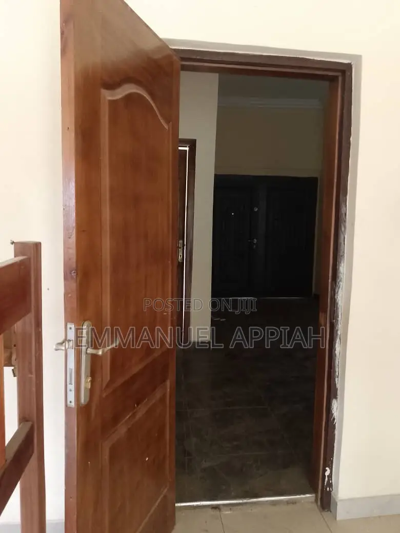 6bdrm House in Gbawe Bluecross for rent