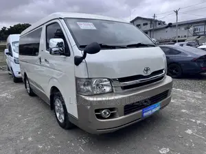 Toyota Grand HiAce 2002 White