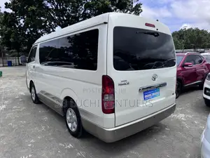 Toyota Grand HiAce 2002 White