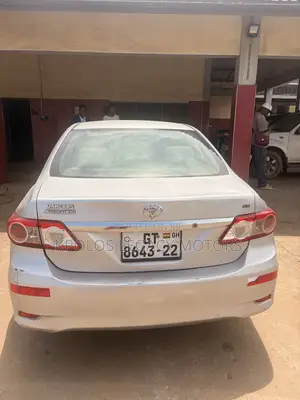 Toyota Corolla LE 4dr Sedan (1.8L 4cyl 4A) 2011 Silver