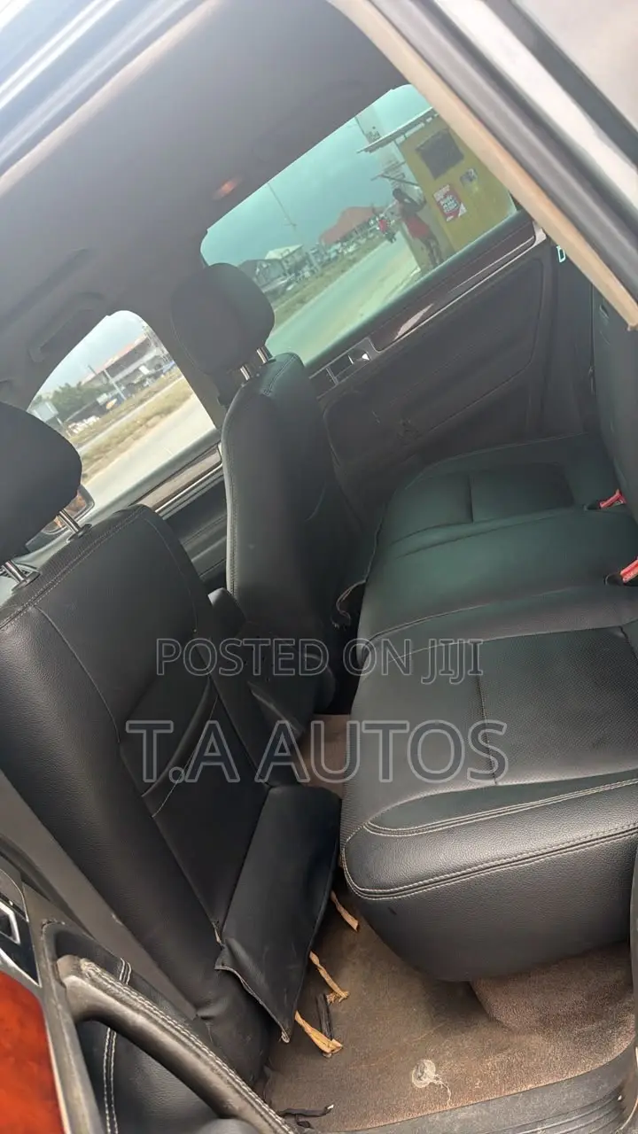 Volkswagen Touareg V6 TDI 2010 Gray