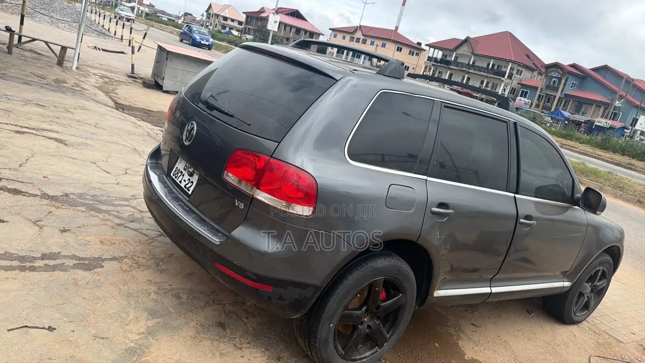 Volkswagen Touareg V6 TDI 2010 Gray