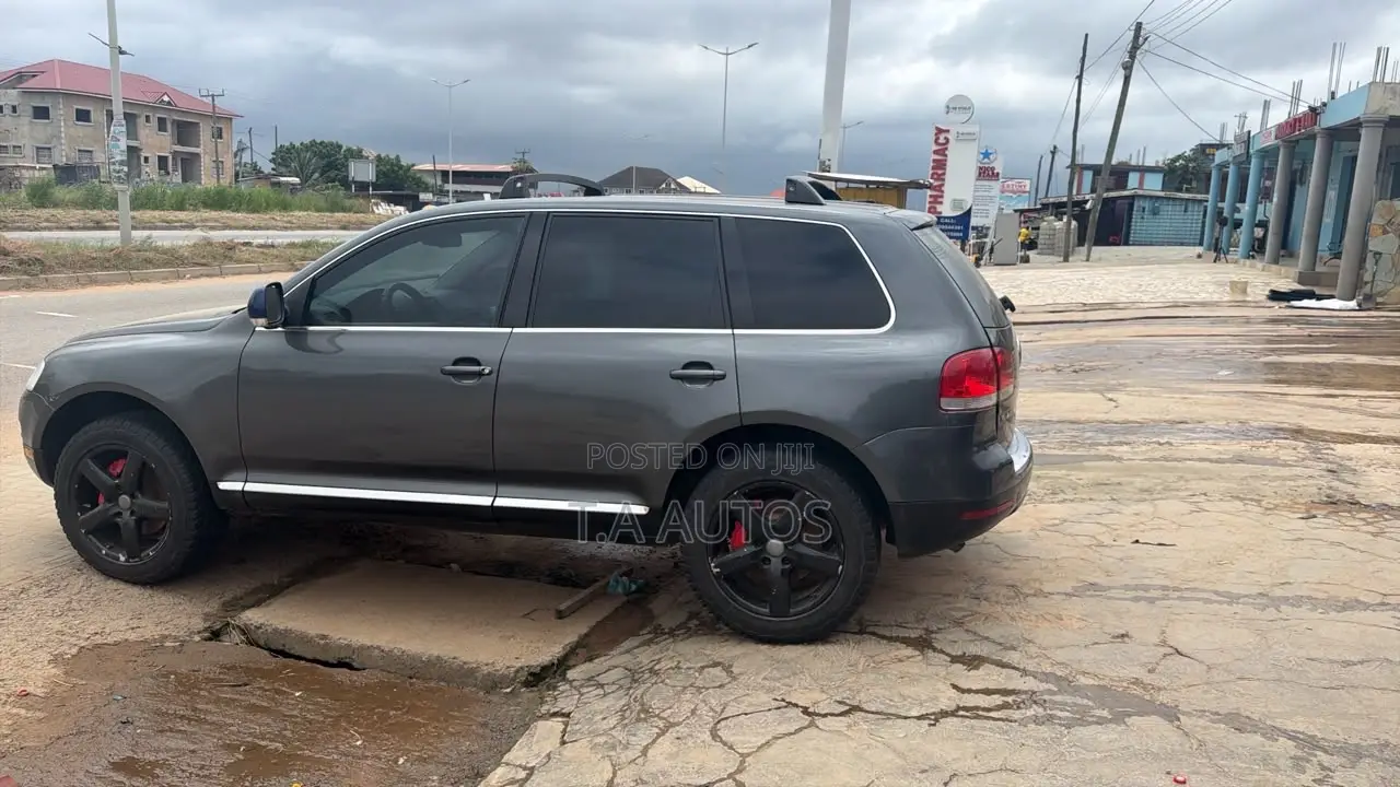 Volkswagen Touareg V6 TDI 2010 Gray
