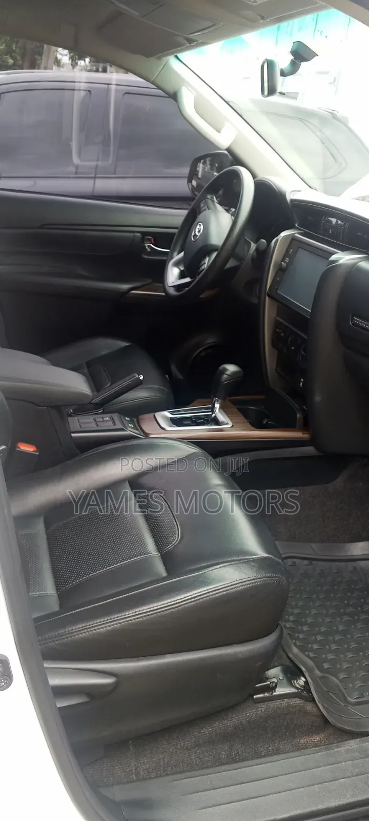 Toyota Fortuner 2021 White