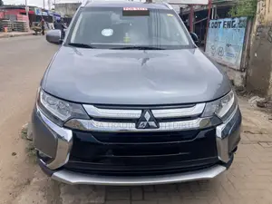 Mitsubishi Outlander SEL AWC 2018 Gray