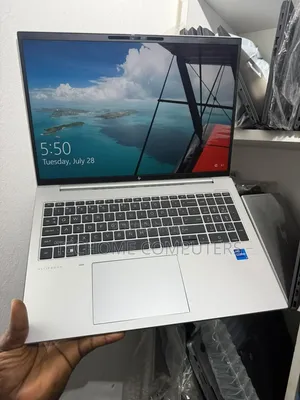 Laptop HP EliteBook 860 G10 16GB Intel Core i7 SSD 512GB