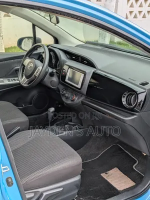 Toyota Vitz 2014 Blue
