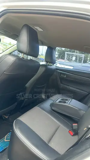 Toyota Corolla S 4dr Sedan (1.8L 4cyl CVT) 2016 Silver