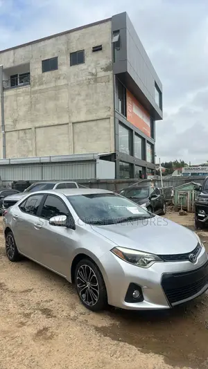 Toyota Corolla S 4dr Sedan (1.8L 4cyl CVT) 2016 Silver