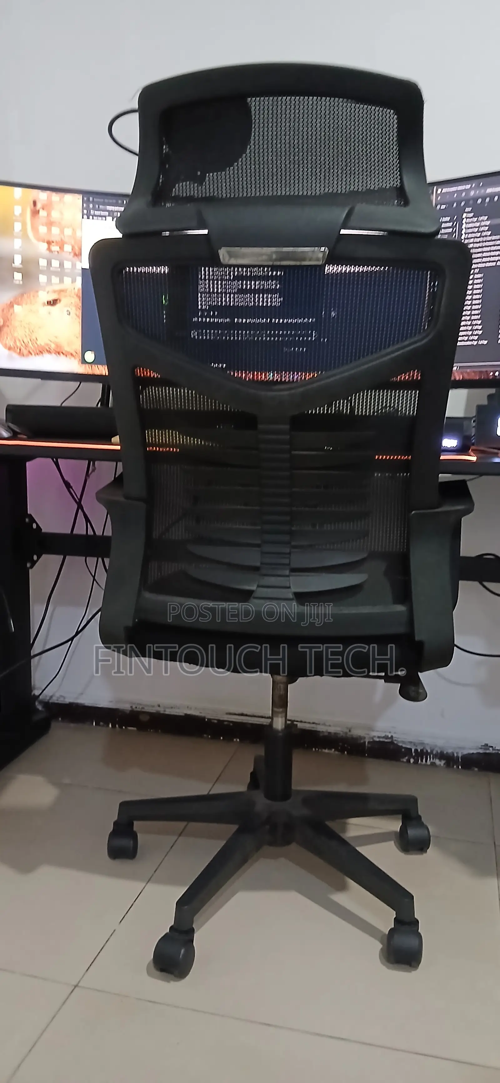 Ergonomic Swivel Chair With Durable Mesh and Head Rest for Your Office