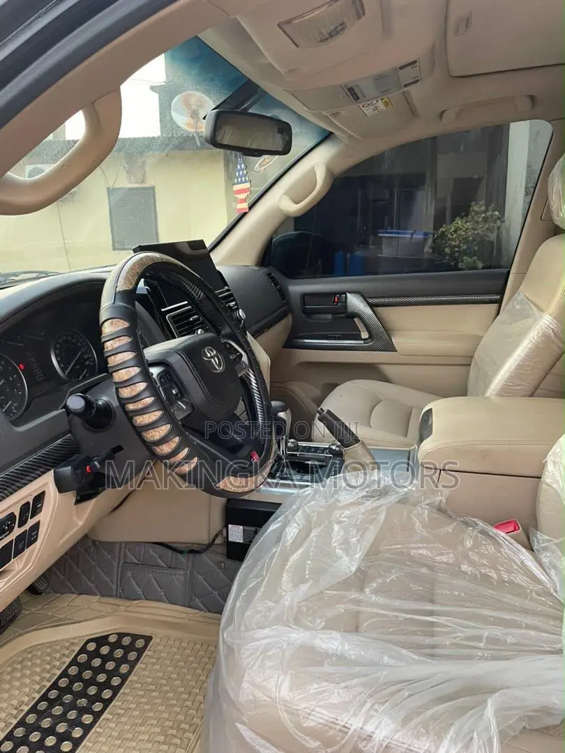 Toyota Land Cruiser 2015 Black