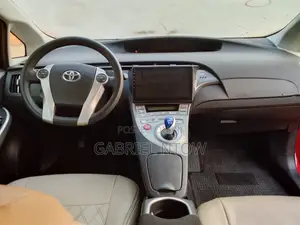 Toyota Prius 2015 Red