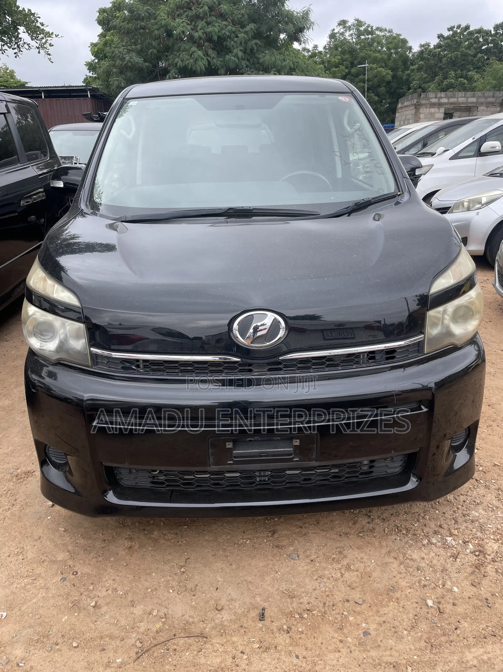 Toyota Voxy X L Edition 2WD 8-Seater 2010 Black