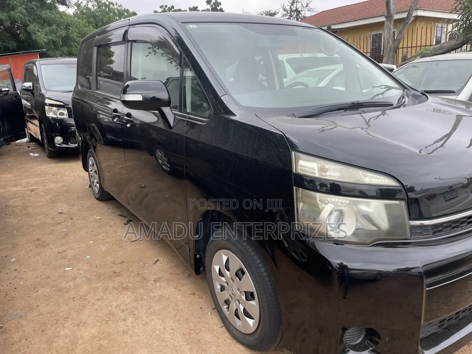 Toyota Voxy X L Edition 2WD 8-Seater 2010 Black