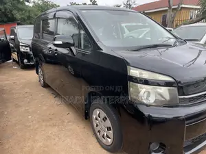 Toyota Voxy X L Edition 2WD 8-Seater 2010 Black
