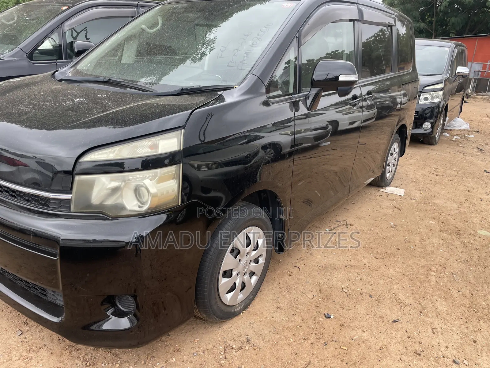 Toyota Voxy X L Edition 2WD 8-Seater 2010 Black
