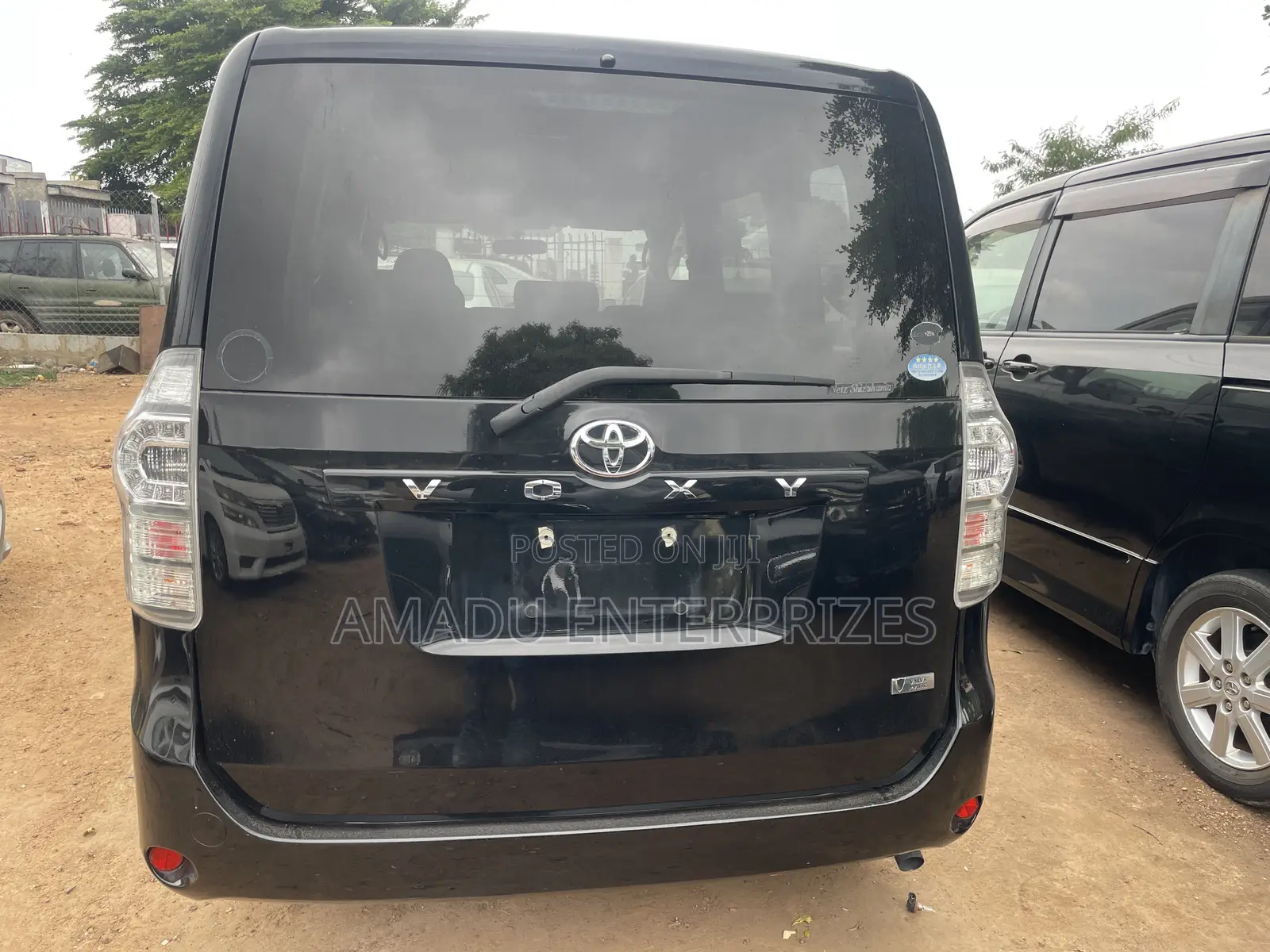 Toyota Voxy X L Edition 2WD 8-Seater 2010 Black