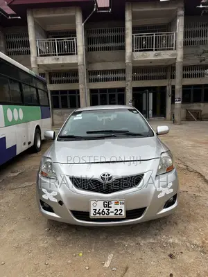 Toyota Yaris 2010 Silver