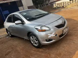 Toyota Yaris 2010 Silver