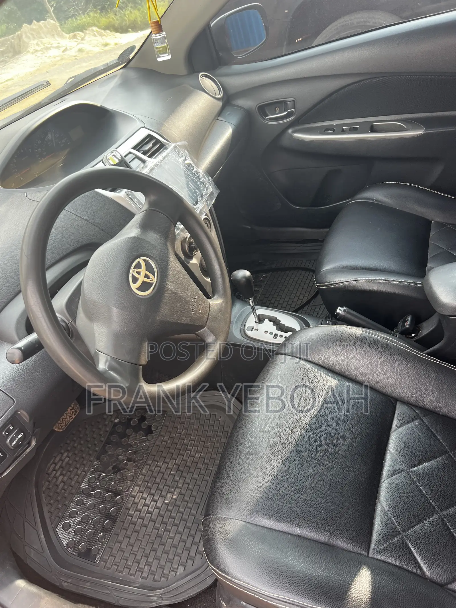 Toyota Yaris 2010 Silver