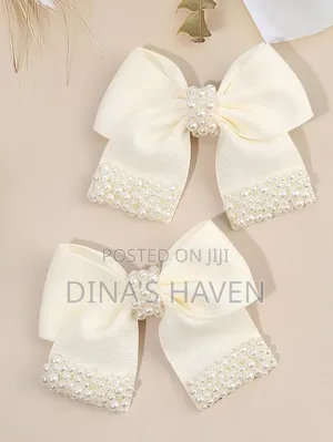 Scrunchie by Dina