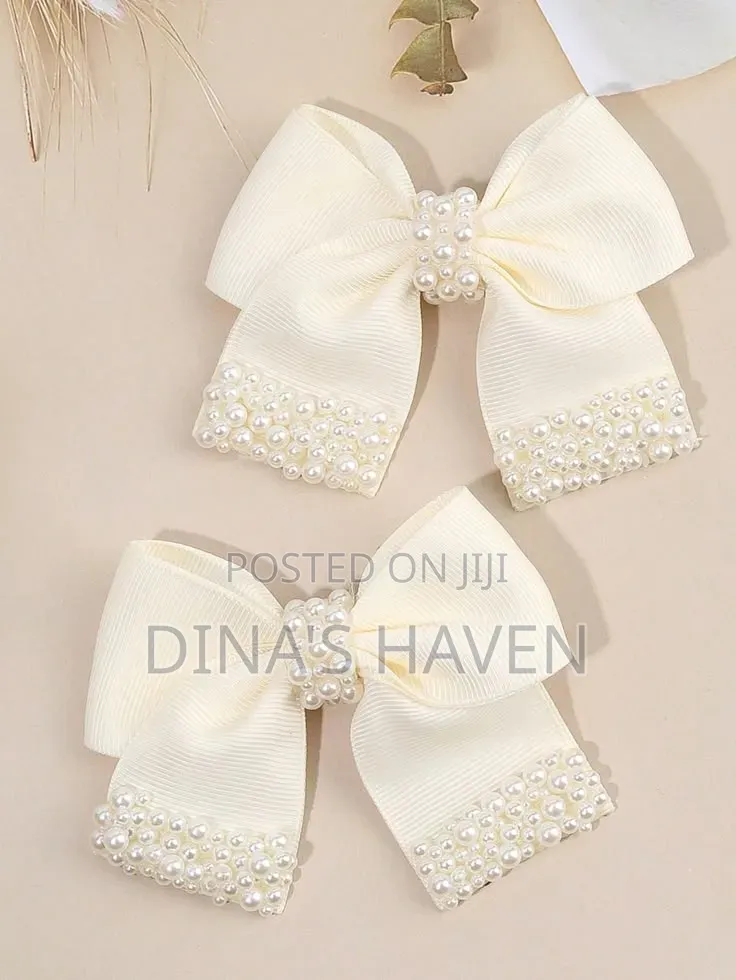 Scrunchie by Dina