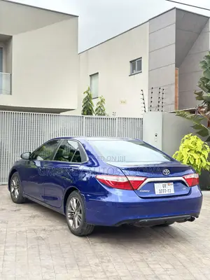 Toyota Camry XLE 4dr Sedan (2.5L 4cyl 6A) 2017 Blue