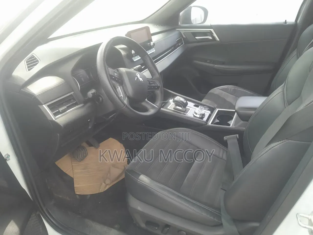 Mitsubishi Outlander SE 2022 White