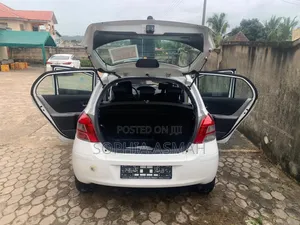 Toyota Yaris SE Hatchback 5dr 2012 White