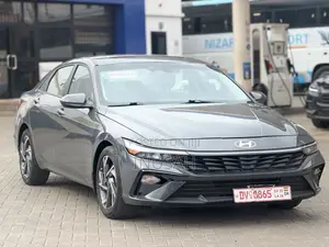 Hyundai Elantra Limited 2024 Gray