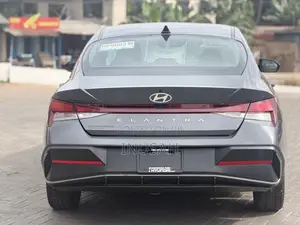 Hyundai Elantra Limited 2024 Gray