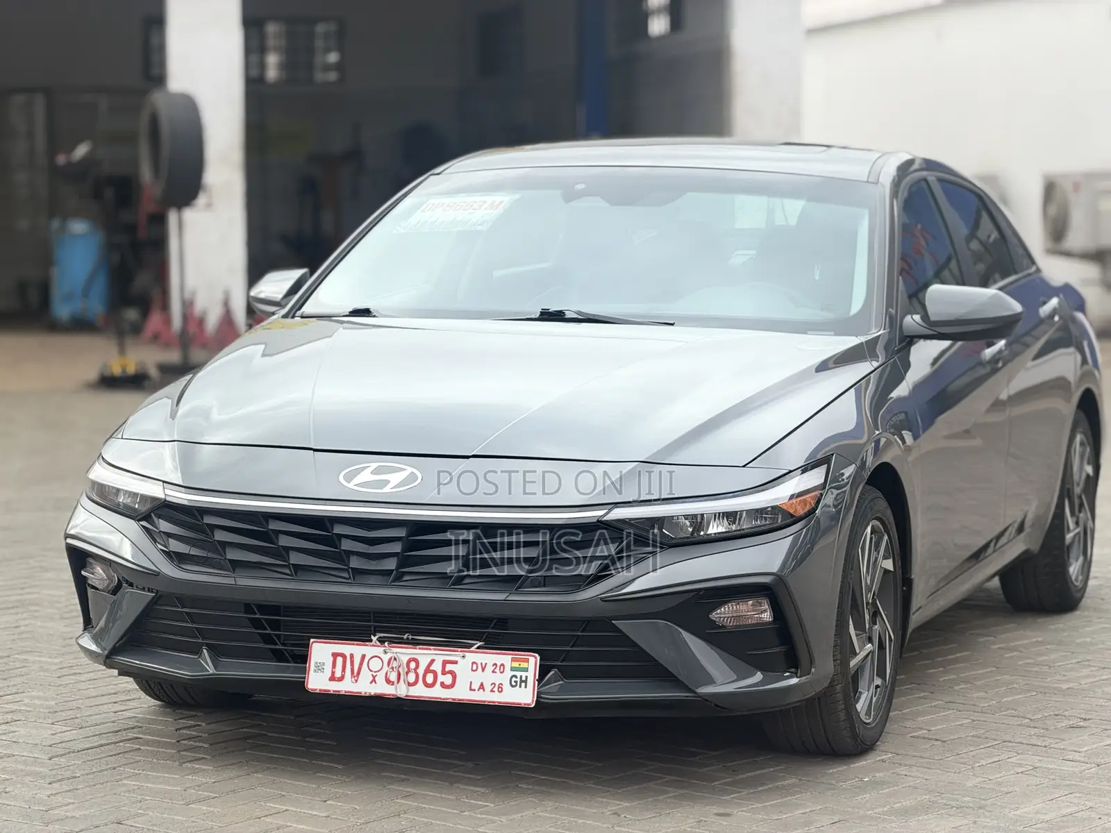 Hyundai Elantra Limited 2024 Gray