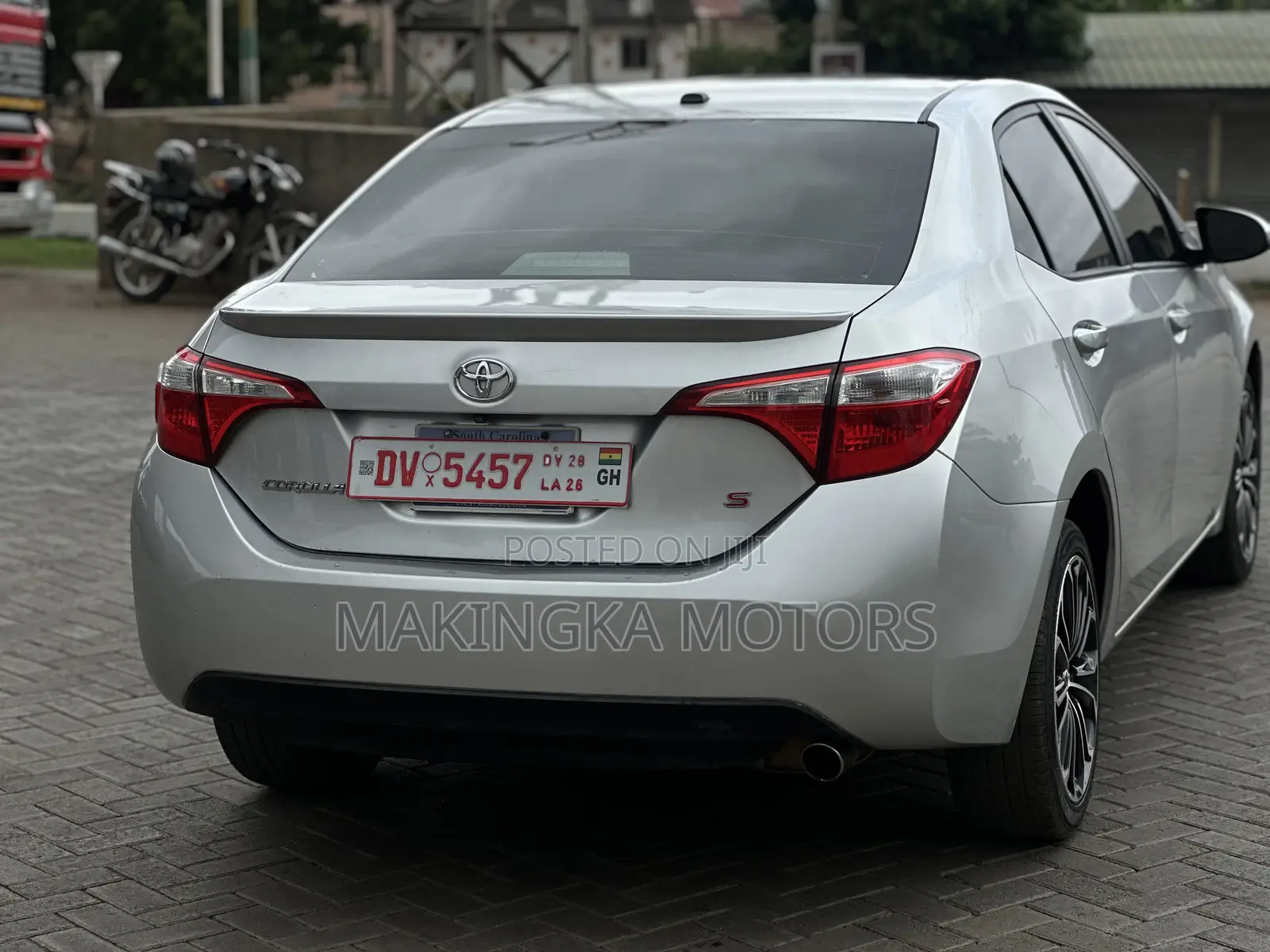 Toyota Corolla S w/Special Edition Pkg (1.8L 4cyl CVT) 2016 Silver