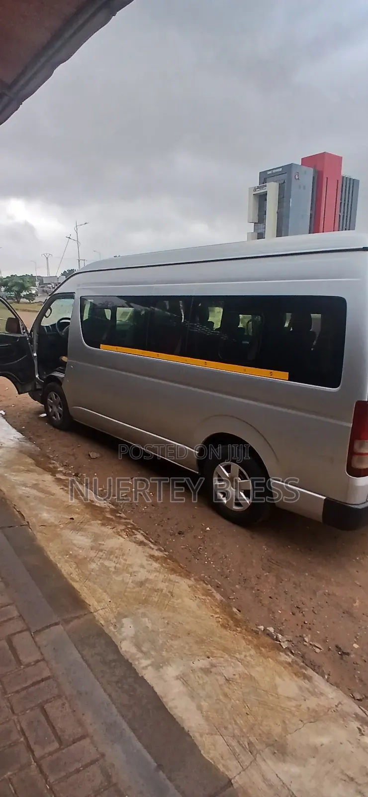 Toyota HiAce 2001 Silver