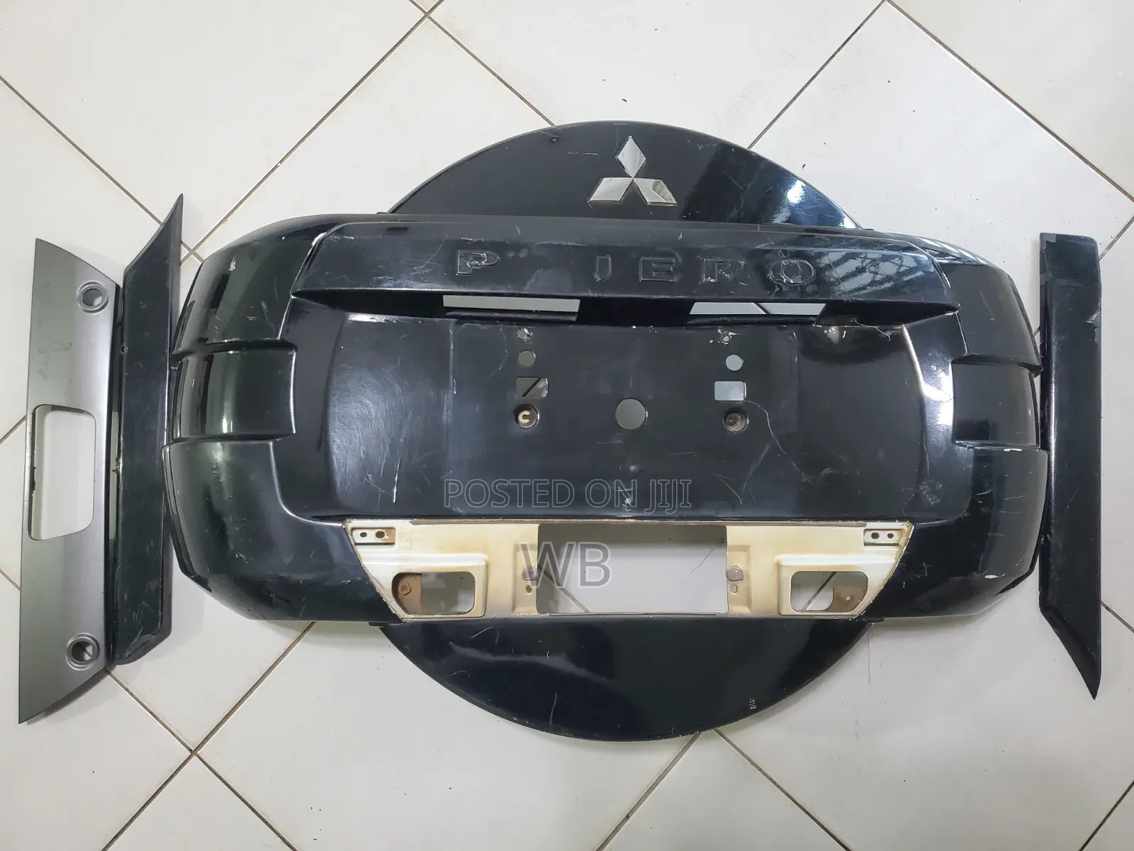 Original 2017 Mitsubishi Pajero SUV Tyre Cover