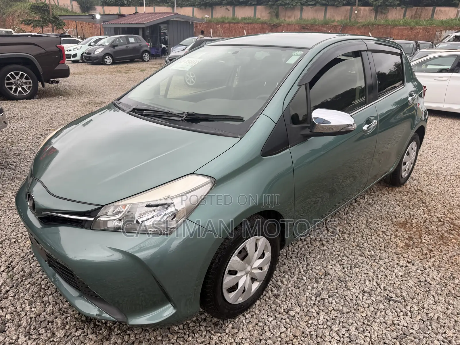Toyota Vitz 1.3 FWD 3dr 2015 Green