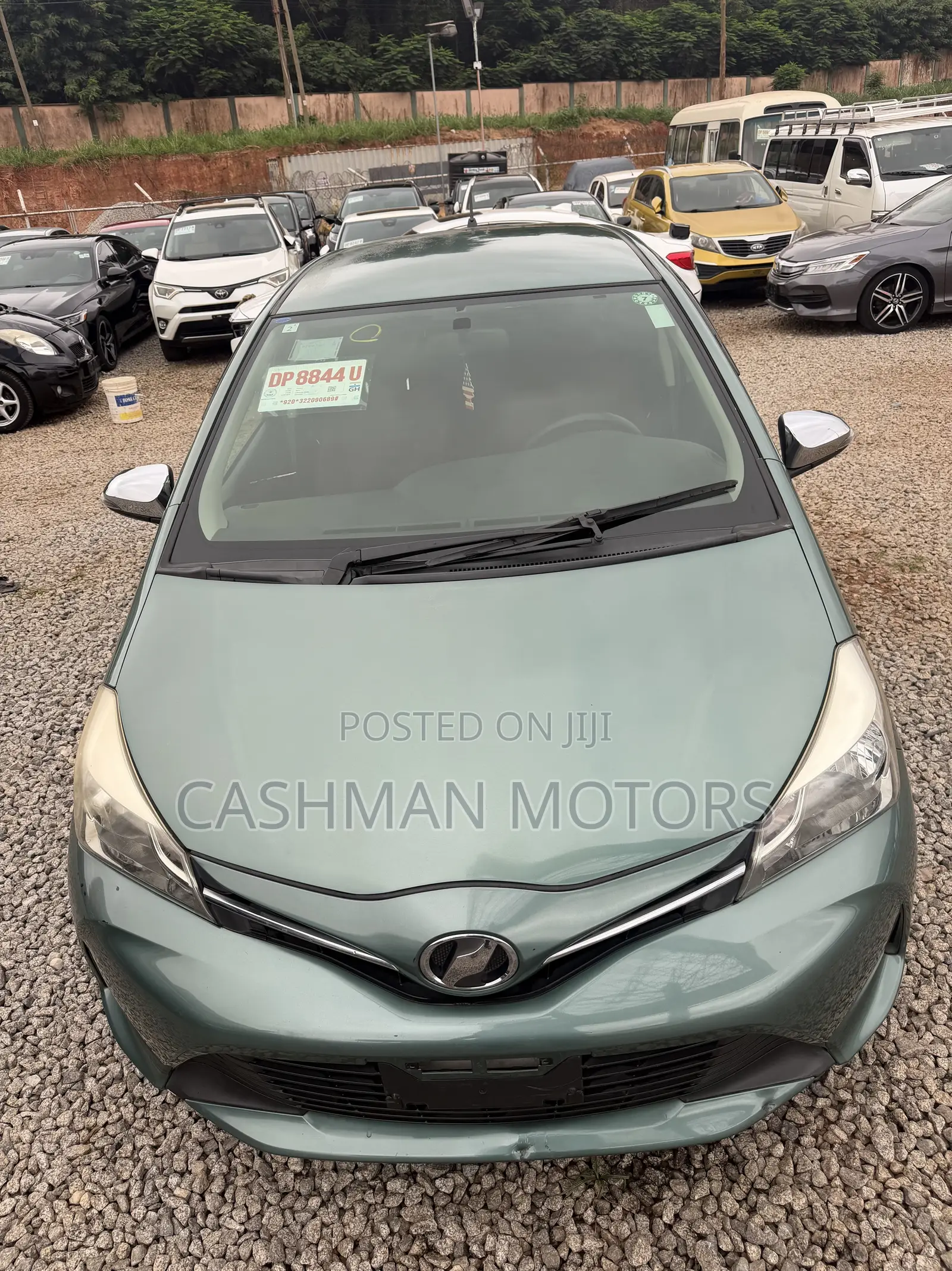 Toyota Vitz 1.3 FWD 3dr 2015 Green