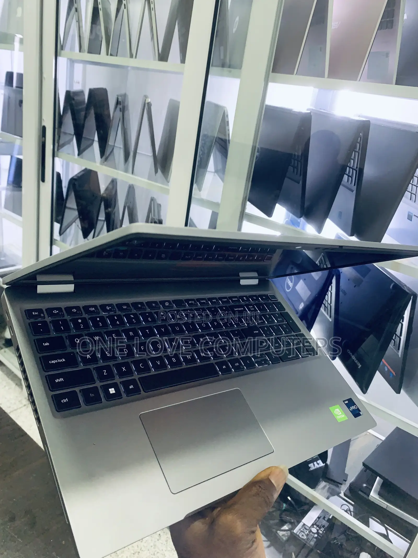 Laptop Dell Latitude 5530 16GB Intel Core i7 SSD 512GB