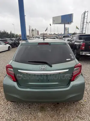 Toyota Vitz 1.3 FWD 3dr 2015 Green