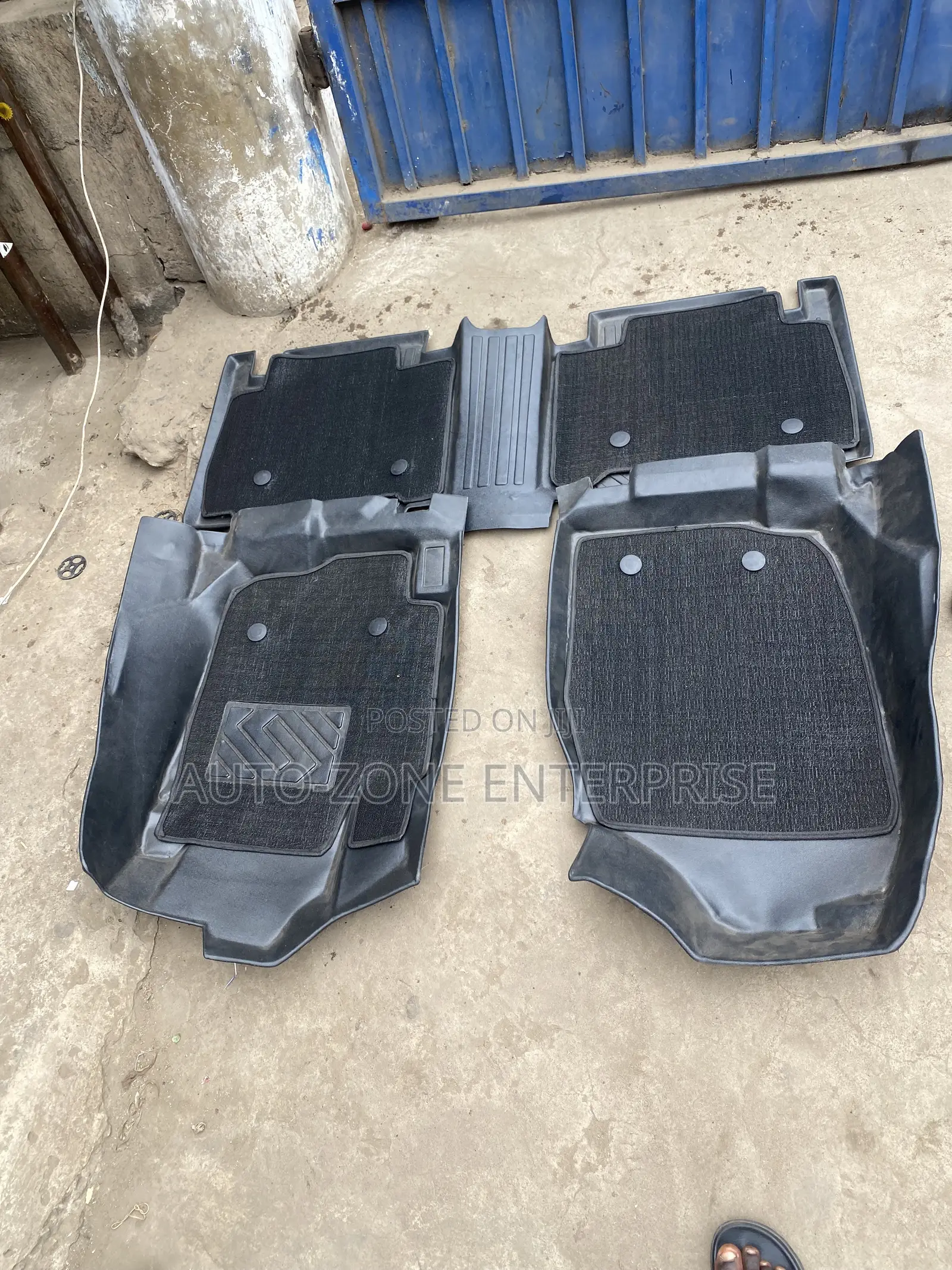 Toyota RAV4 2016 D Floor Mats/Floor Carpet