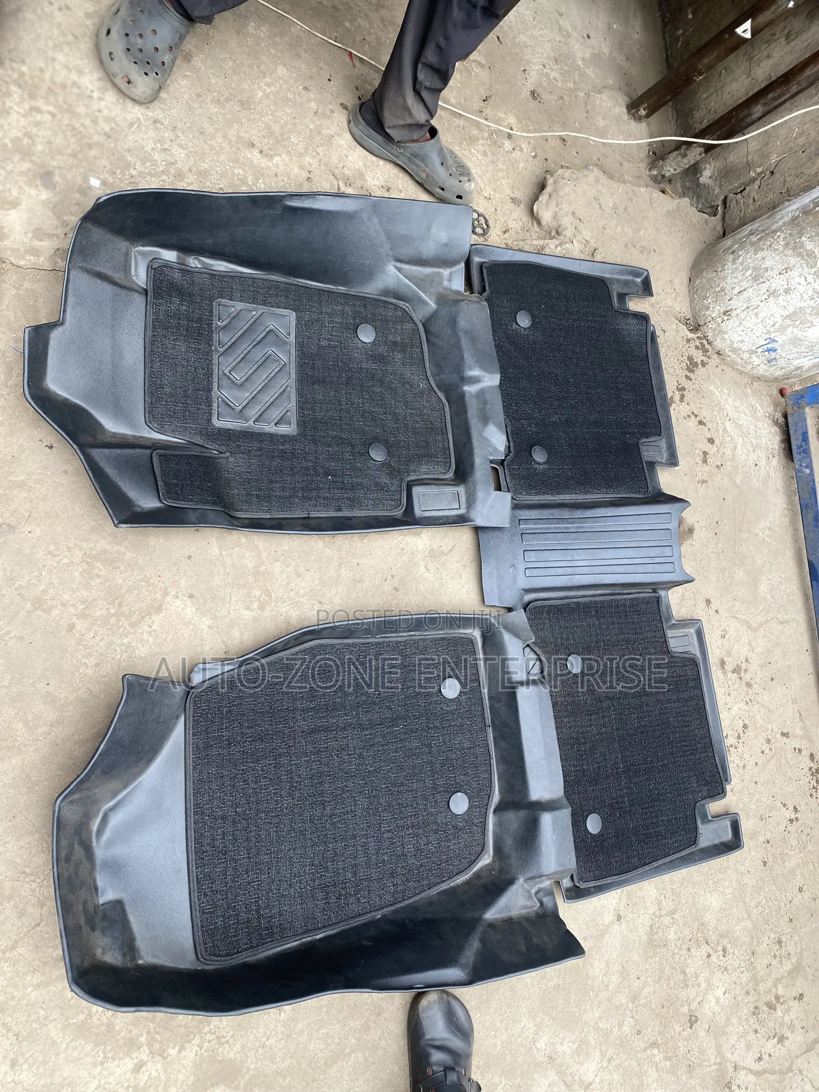 Toyota RAV4 2016 D Floor Mats/Floor Carpet
