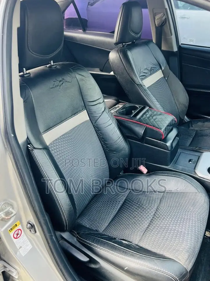 Toyota Camry SE 4dr Sedan (2.5L 4cyl 6A) 2013 Silver