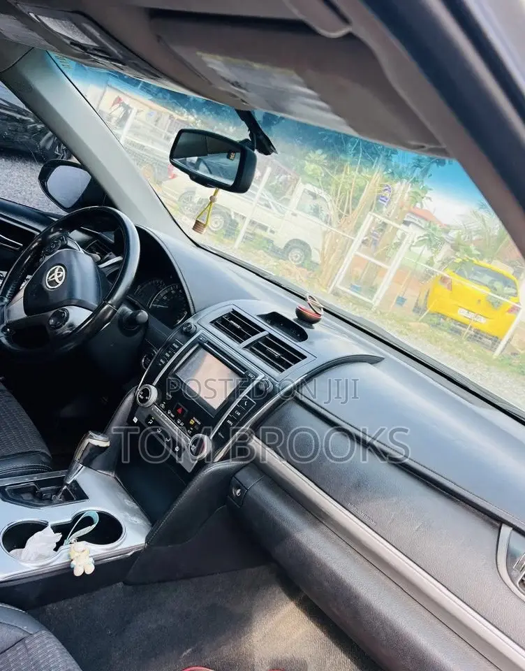 Toyota Camry SE 4dr Sedan (2.5L 4cyl 6A) 2013 Silver